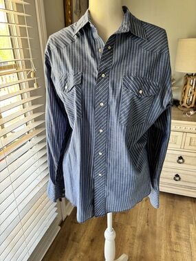 Vintage Wrangler long sleeve pearl snap button shirt size large